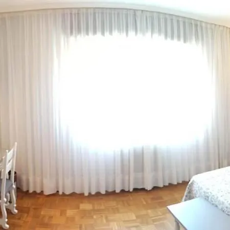 Vegas Hotell 2*