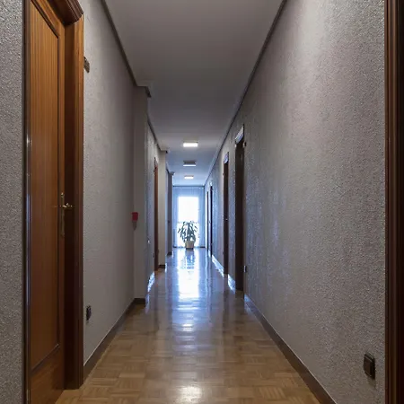 Vegas ホテル Burgo